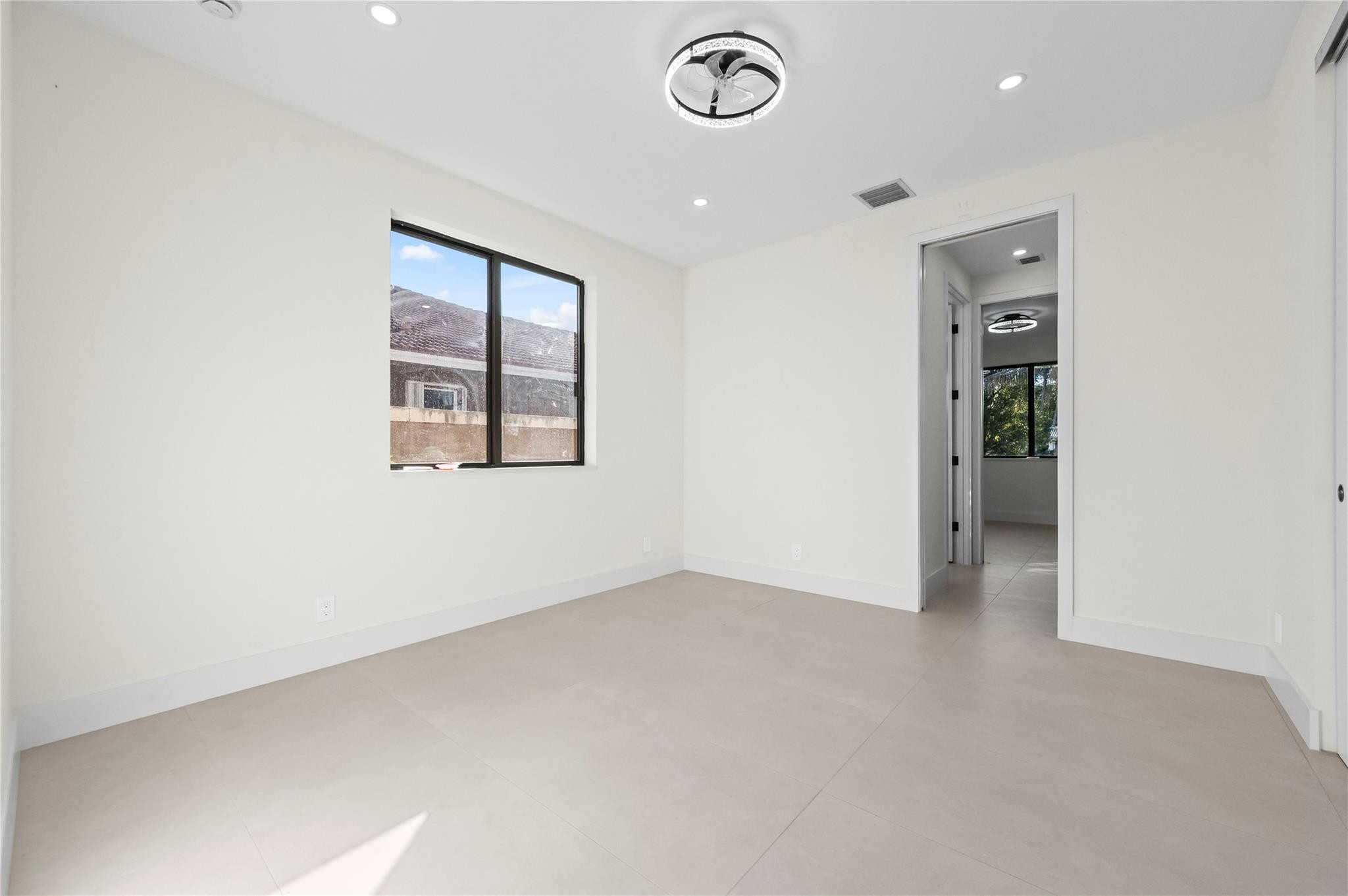 COCONUT CREEK 11TH SEC - Residential Lease