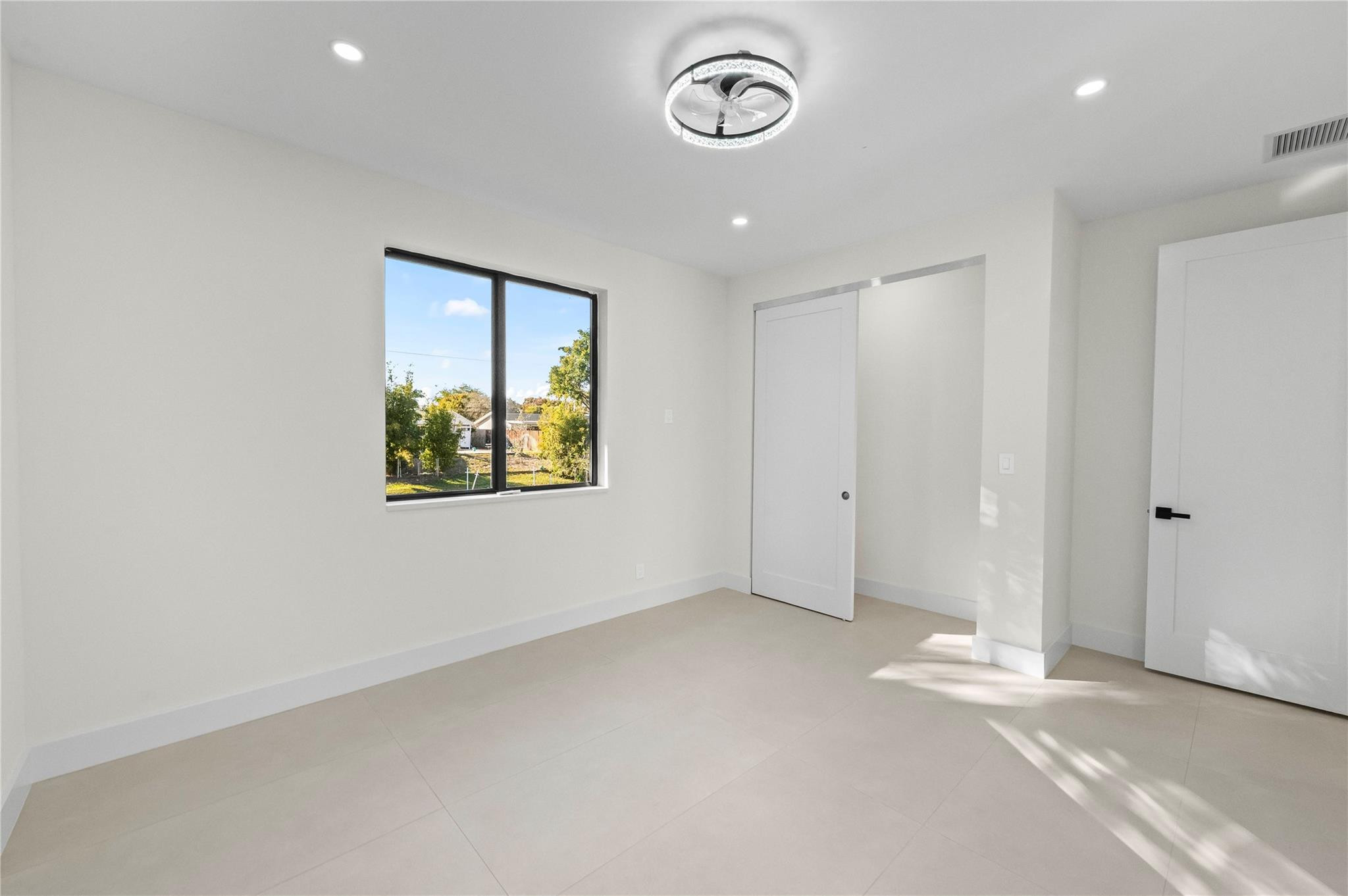 COCONUT CREEK 11TH SEC - Residential Lease