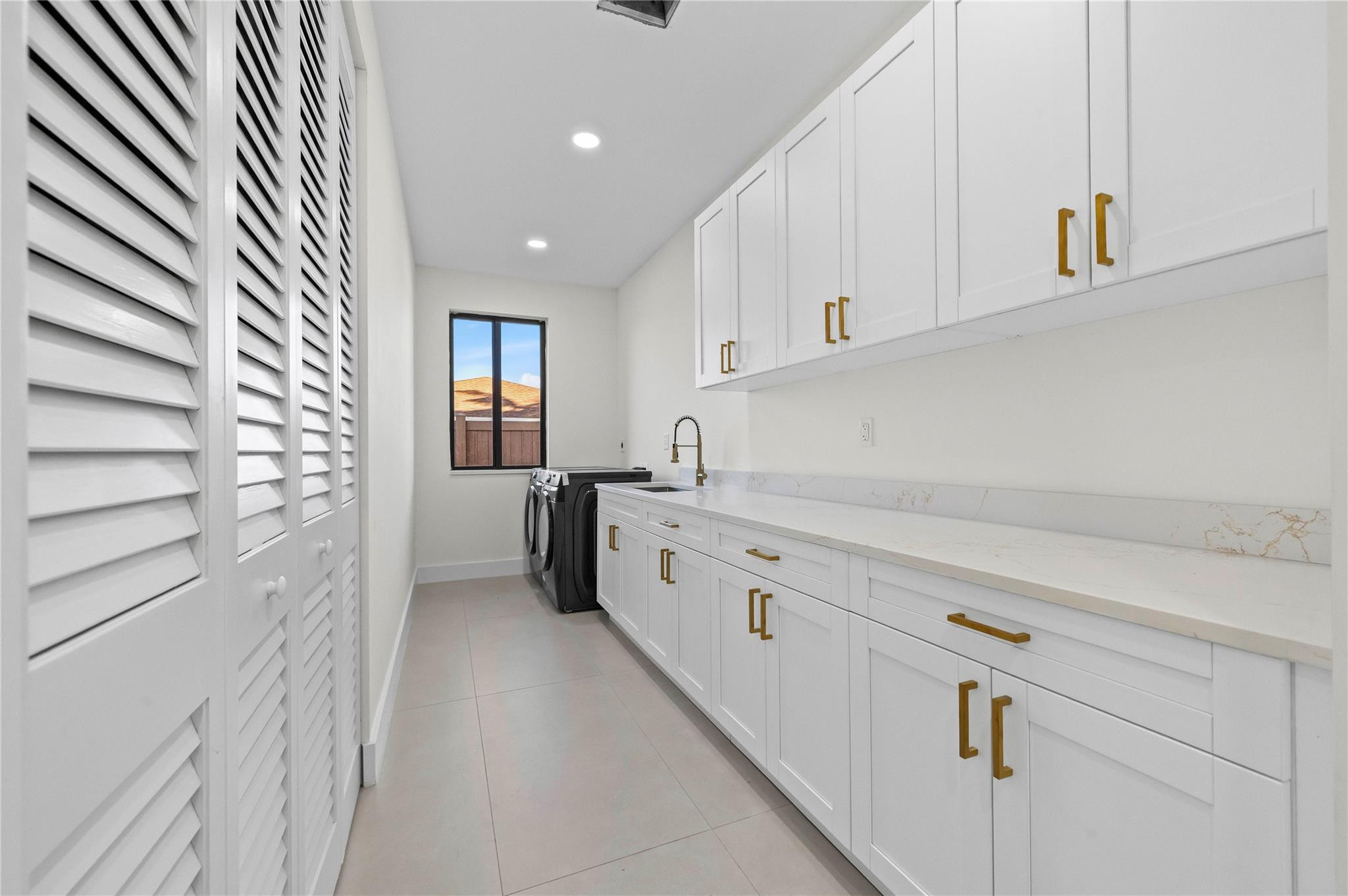 COCONUT CREEK 11TH SEC - Residential Lease