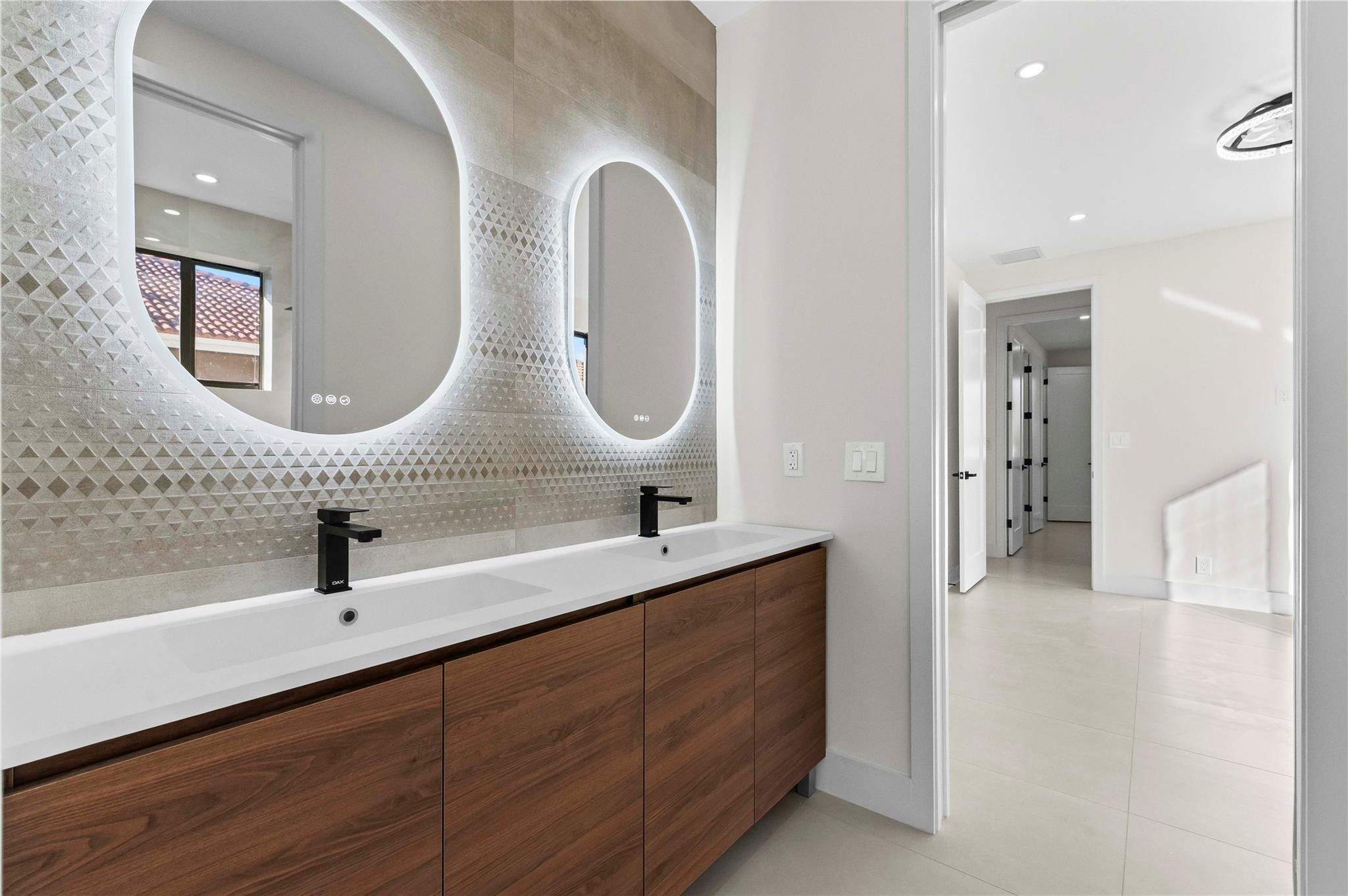 COCONUT CREEK 11TH SEC - Residential Lease