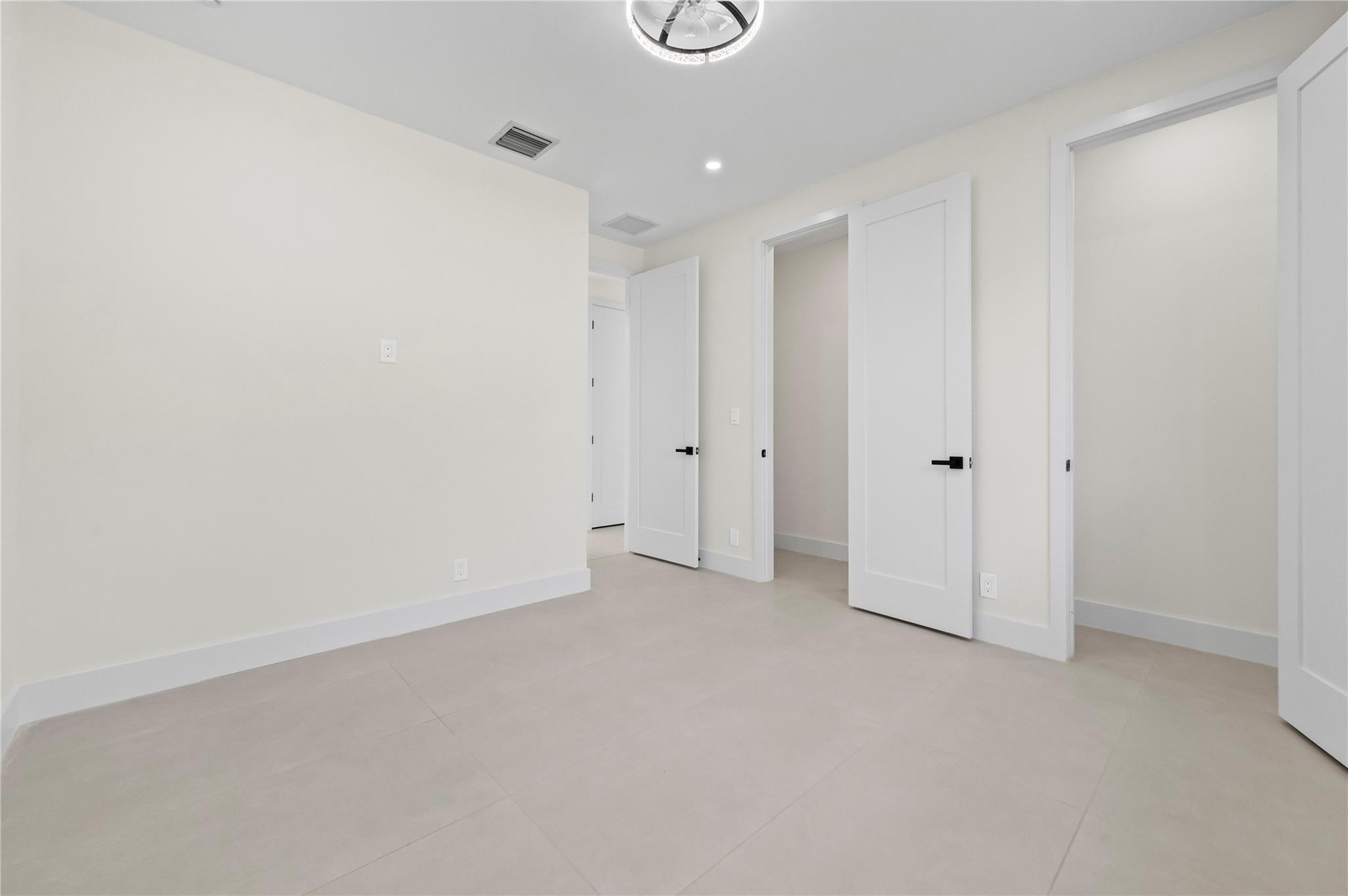 COCONUT CREEK 11TH SEC - Residential Lease