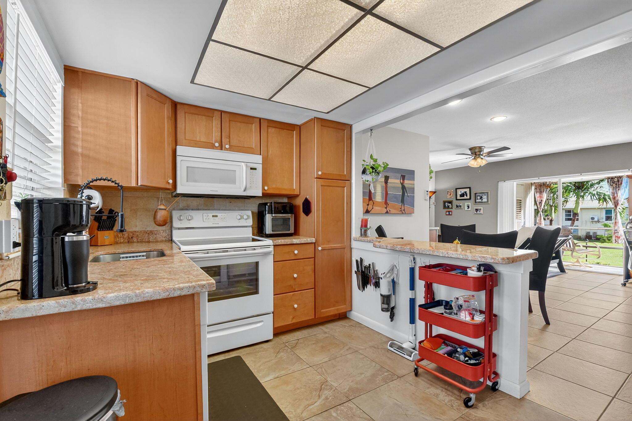 FOUR SEA SUNS CONDO - Residential