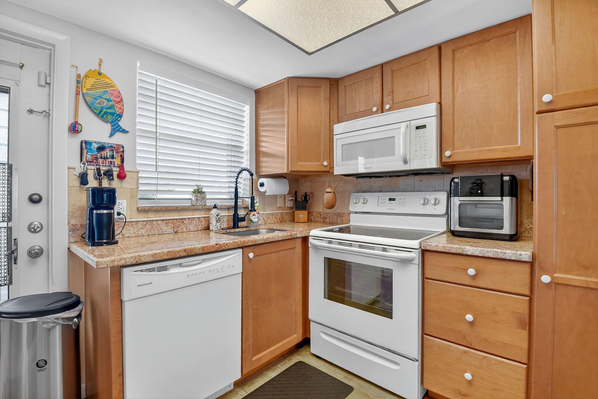 FOUR SEA SUNS CONDO - Residential