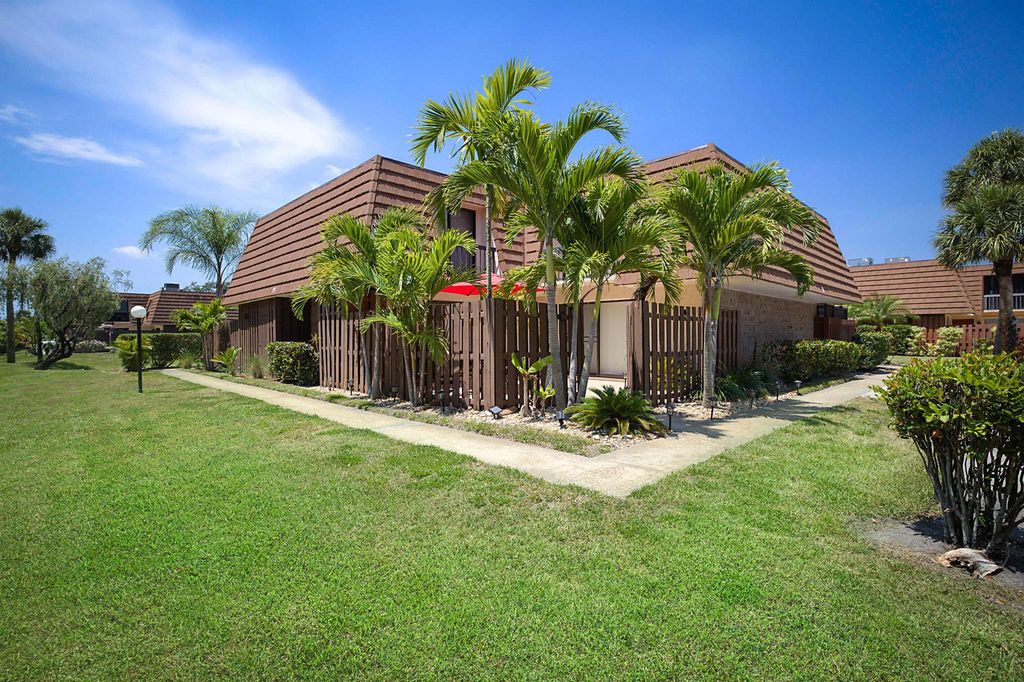 Photo of 825 Center Street #11c, Jupiter, FL 33458 (MLS # R11105769)