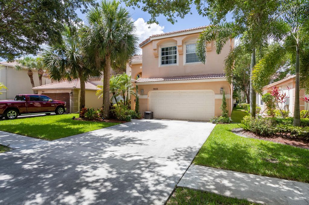 Photo of 7855 Oak Grove Circle Cir, Lake Worth Beach, FL 33467 (MLS # R10810456)