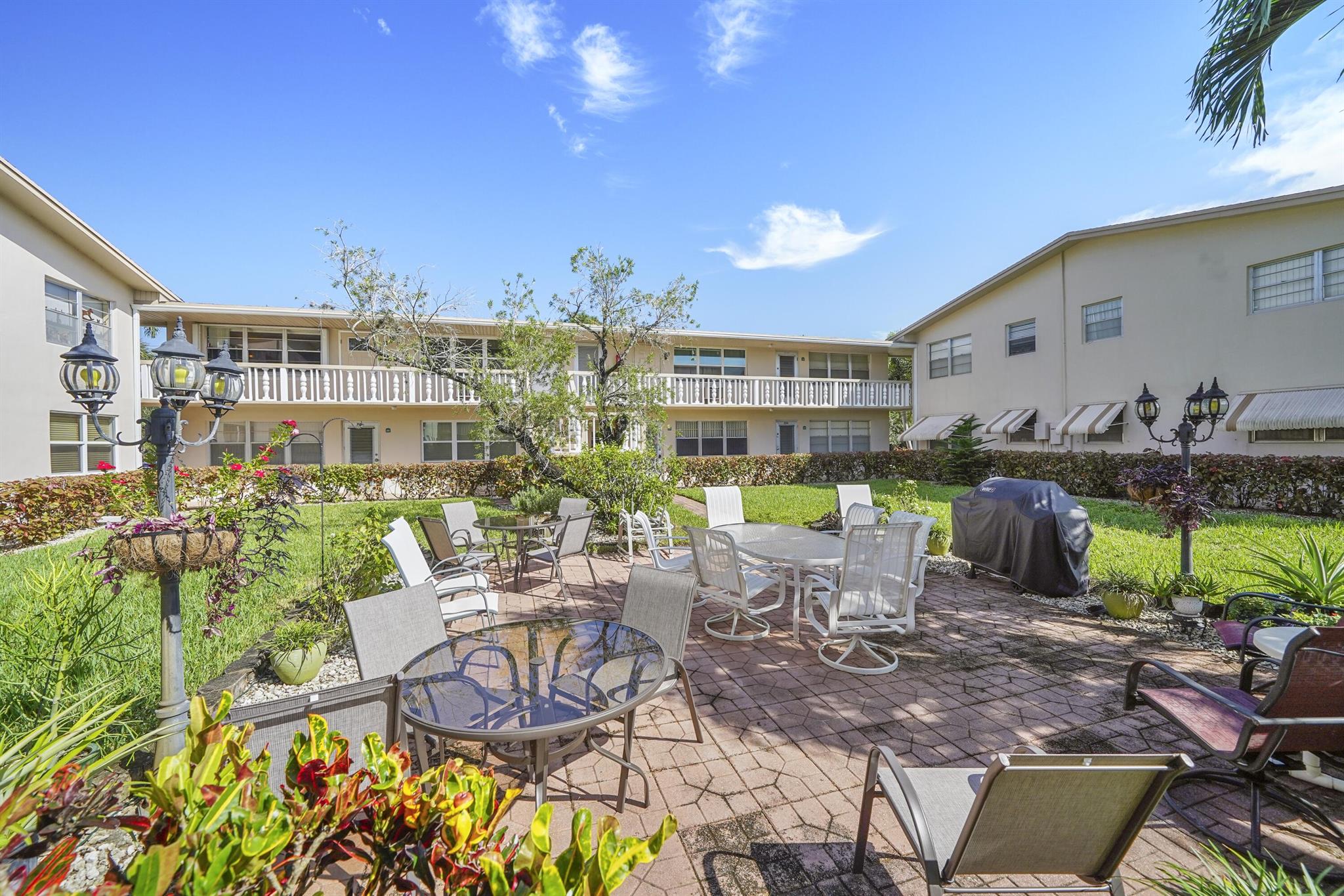 CENTURY VILLAGE - CAMBRID - Residential