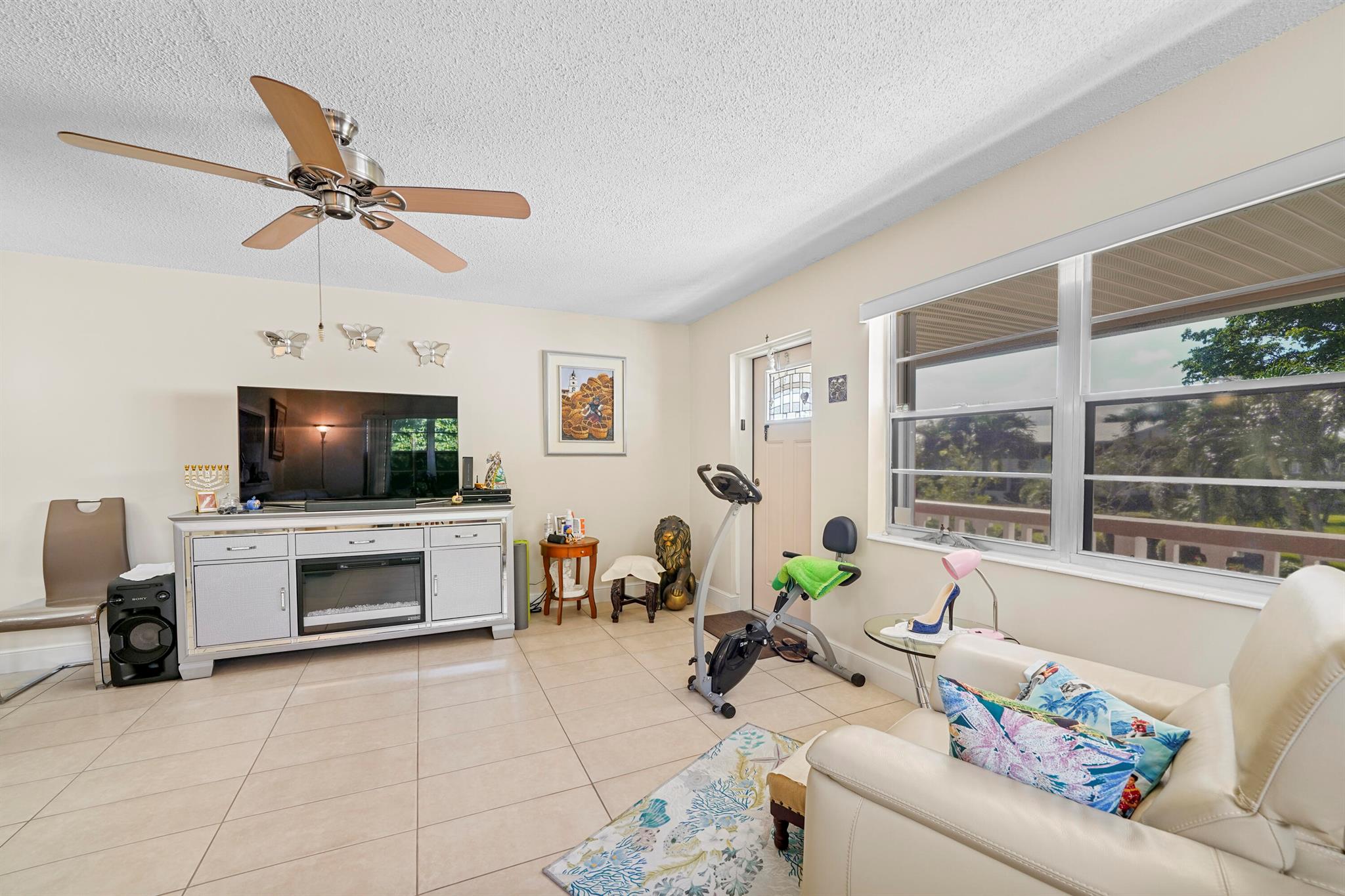 CENTURY VILLAGE - CAMBRID - Residential