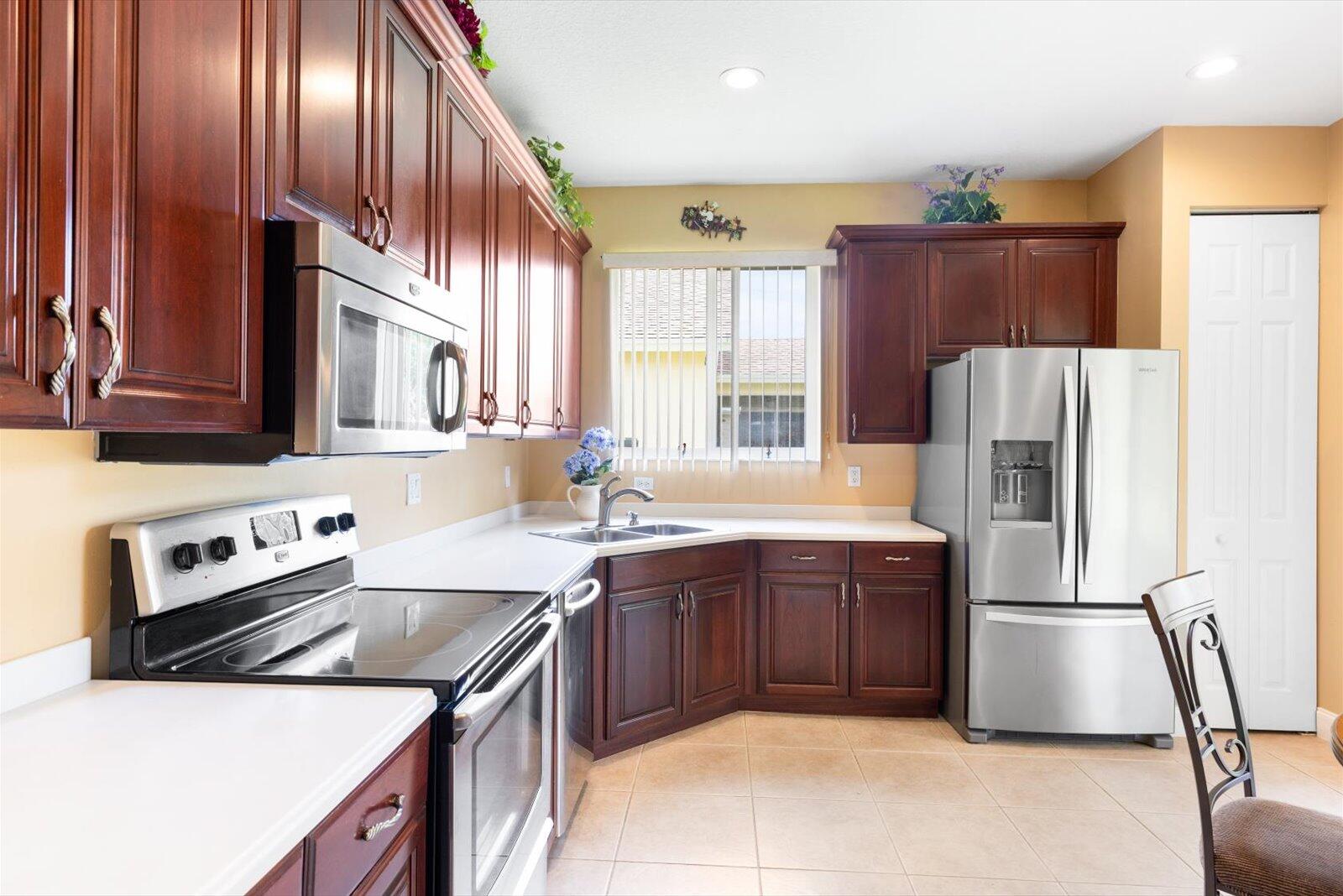LAKEFOREST AT ST LUCIE WEST PHASE VII - Residential