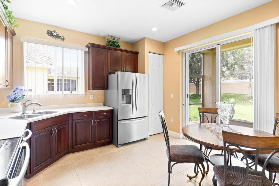 LAKEFOREST AT ST LUCIE WEST PHASE VII - Residential