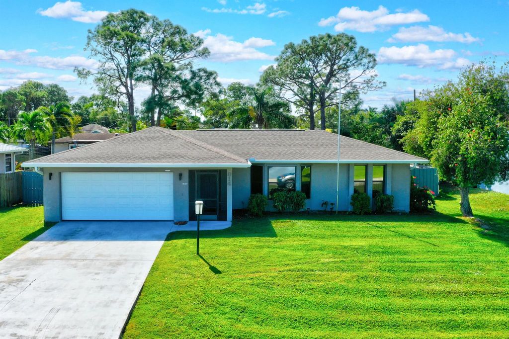 Photo of 814 SE Starflower Avenue, Port St Lucie, FL 34983 (MLS # R10933629)