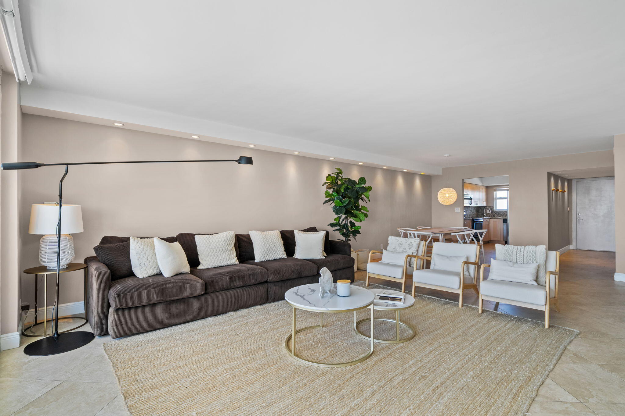 511 BAYSHORE Drive 810