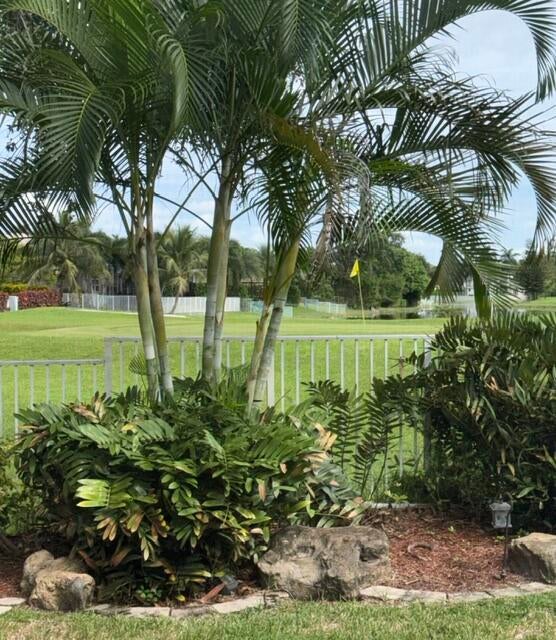 8047 N SAVANNAH Circle, Davie, FL, 33328/$1,225,000 3 8047 N SAVANNAH Circle