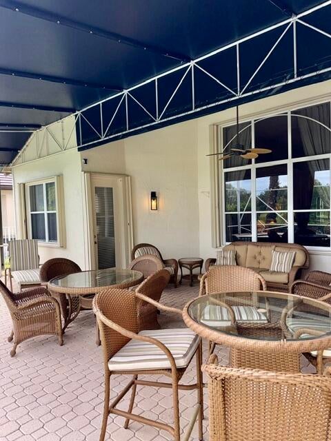 8047 N SAVANNAH Circle, Davie, FL, 33328/$1,225,000 4 8047 N SAVANNAH Circle
