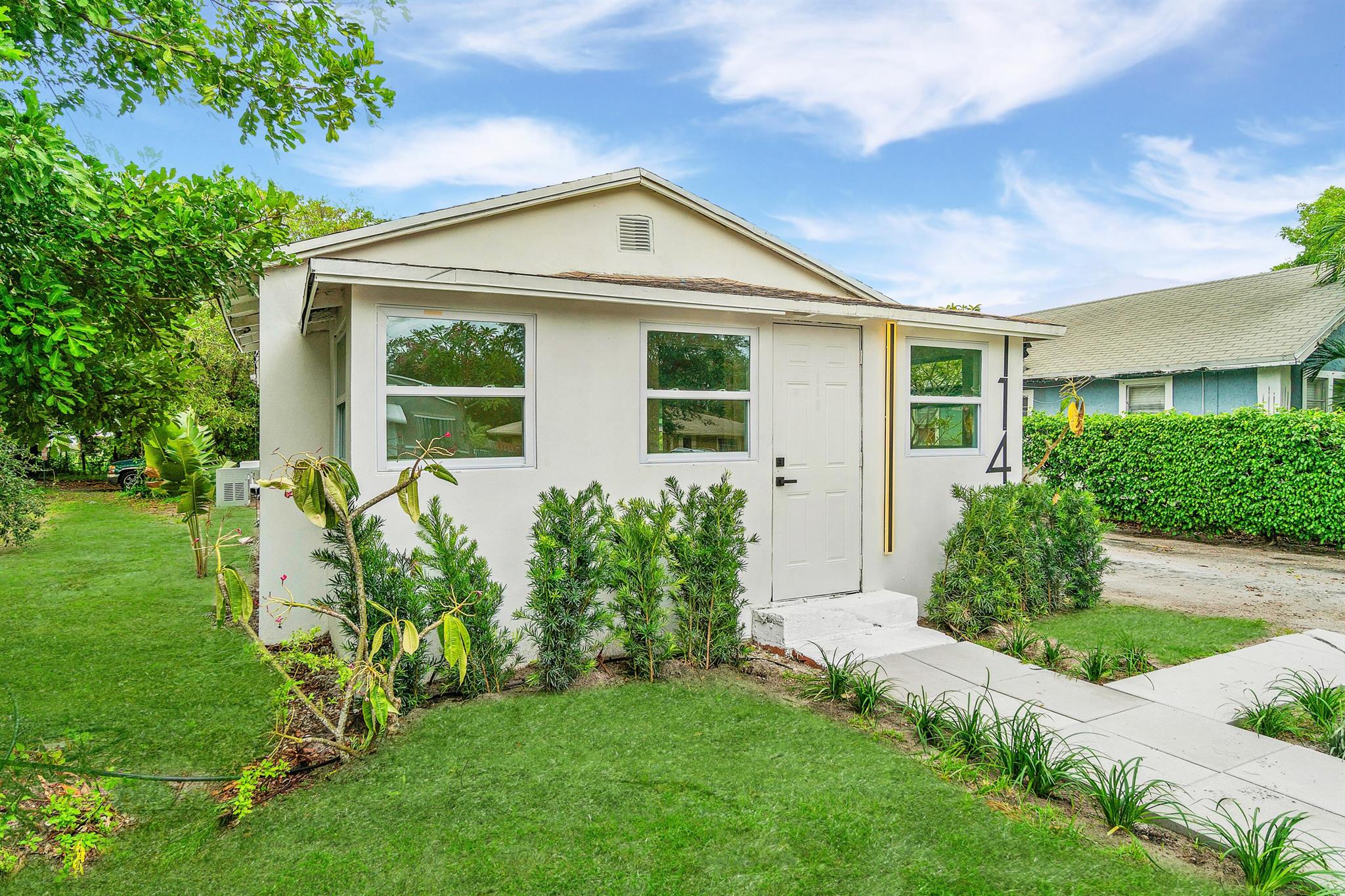 Fully updated 2 bed 1 bathroom home in the heart of Delray Beach. The home features a brand new kitchen, appliances, bathroom, and AC. Pets Welcome!! The home is walking distance to all of the best nightlife that delray has to offer.