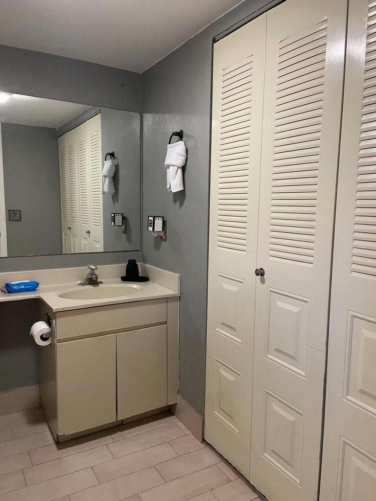 SOMERSET - Residential Lease