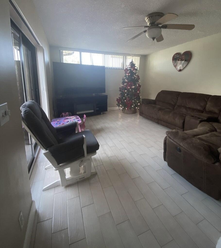 SOMERSET - Residential Lease