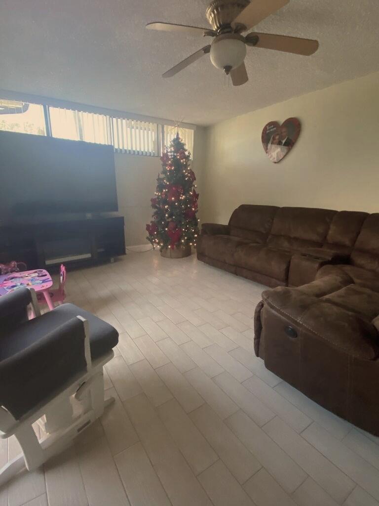 SOMERSET - Residential Lease