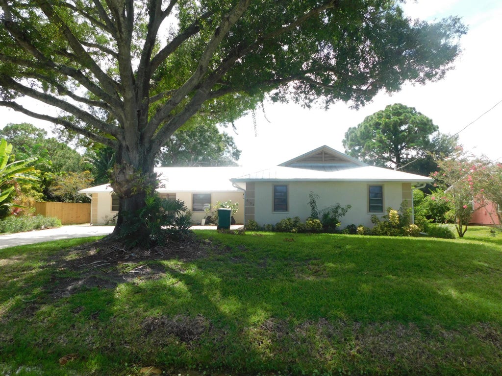 Photo of 6103 Papaya Drive, Fort Pierce, FL 34982 (MLS # R10905579)