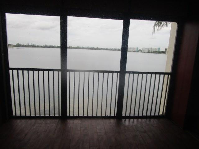 111 Lake Emerald Dr 302