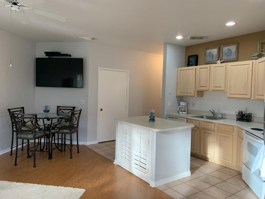 GOLF VILLAS II CONDOMINIU - Residential Lease