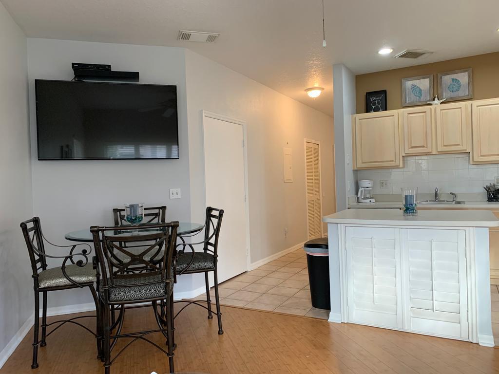 GOLF VILLAS II CONDOMINIU - Residential Lease