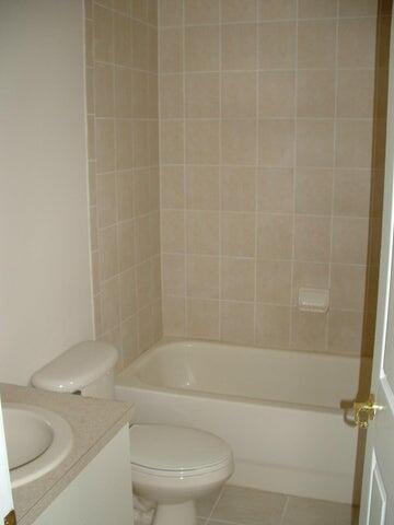 LINKS AT EMERALD DUNES CO - Residential Lease