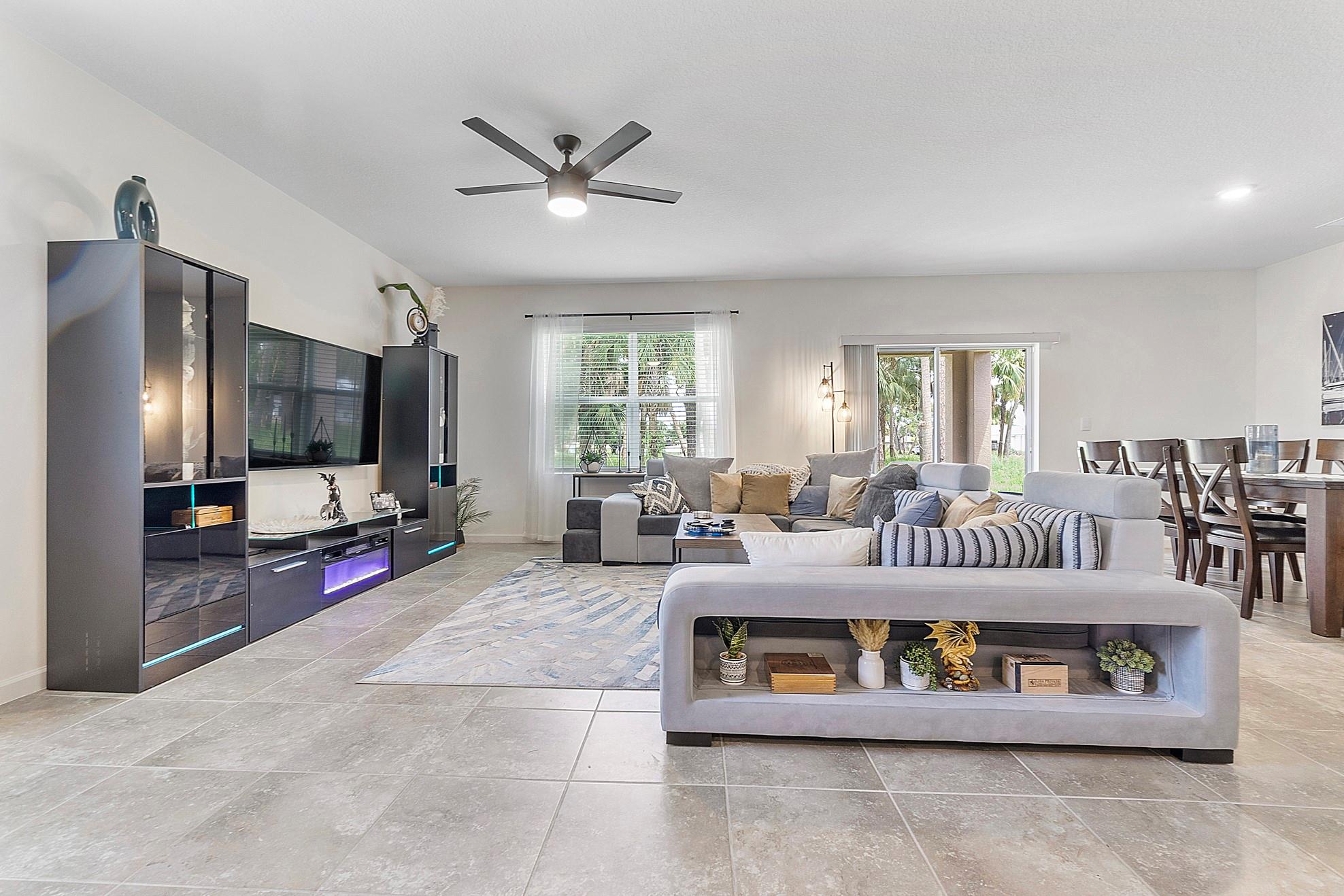 PORT ST LUCIE SECTION 11 - Residential Lease