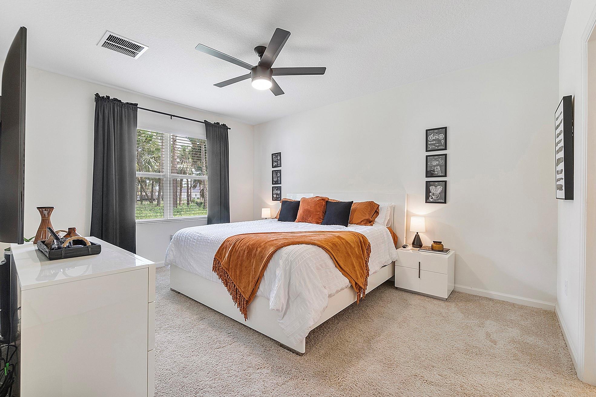 PORT ST LUCIE SECTION 11 - Residential Lease