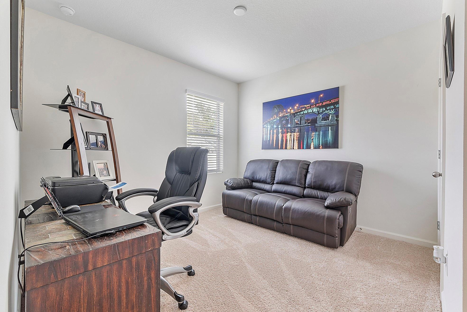 PORT ST LUCIE SECTION 11 - Residential Lease
