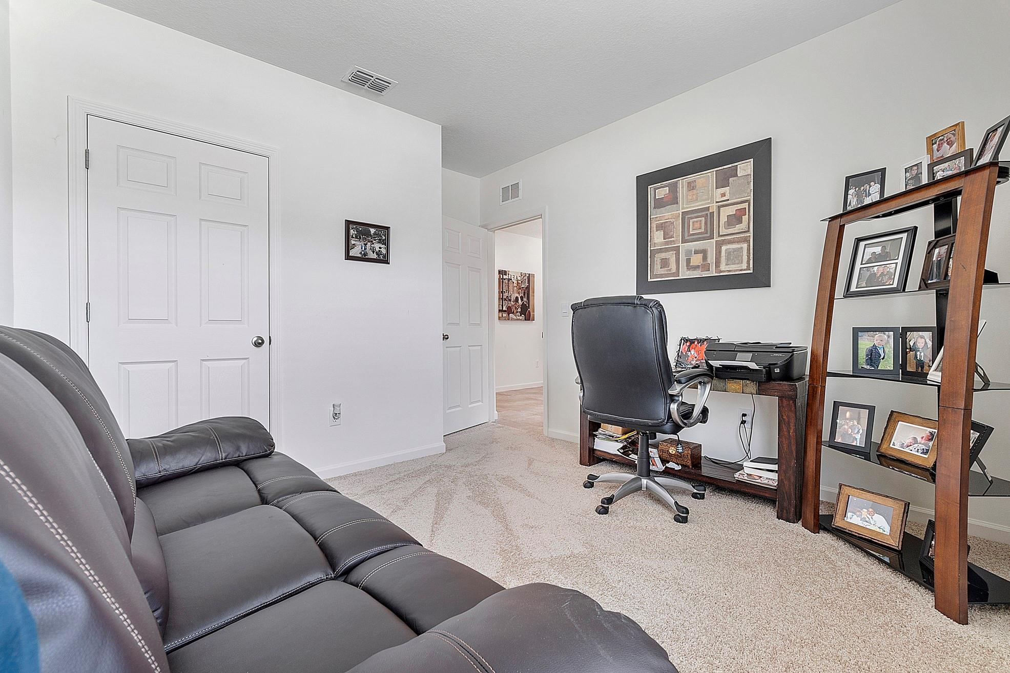 PORT ST LUCIE SECTION 11 - Residential Lease