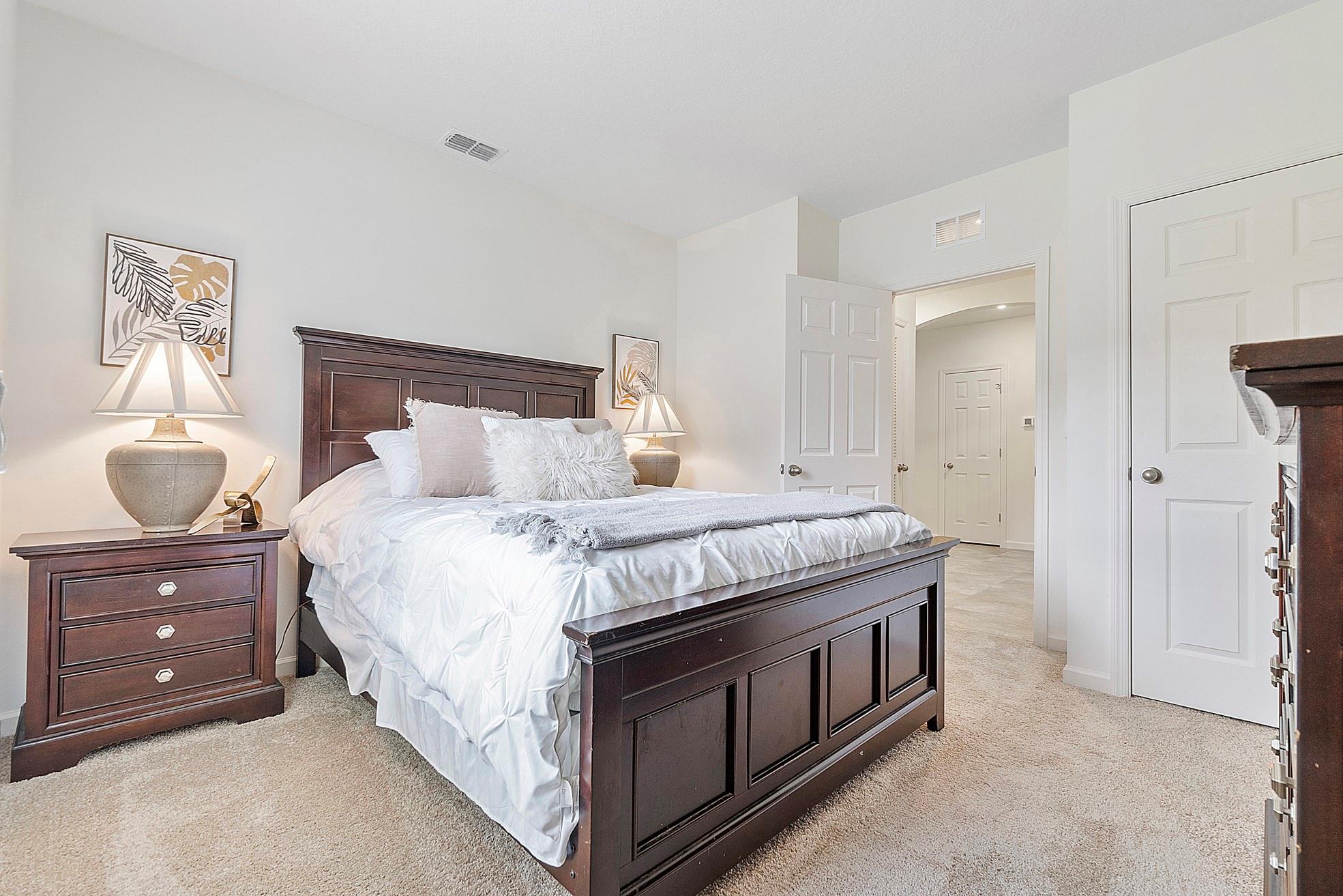 PORT ST LUCIE SECTION 11 - Residential Lease