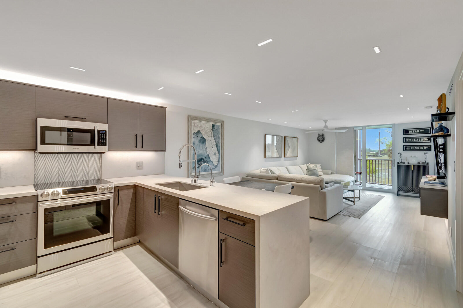 BOCA TEECA CONDO 6 - Residential