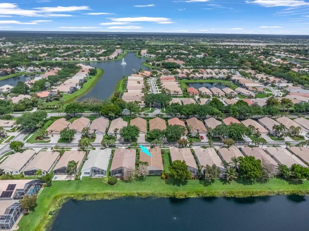 VALENCIA FALLS 6 - Residential