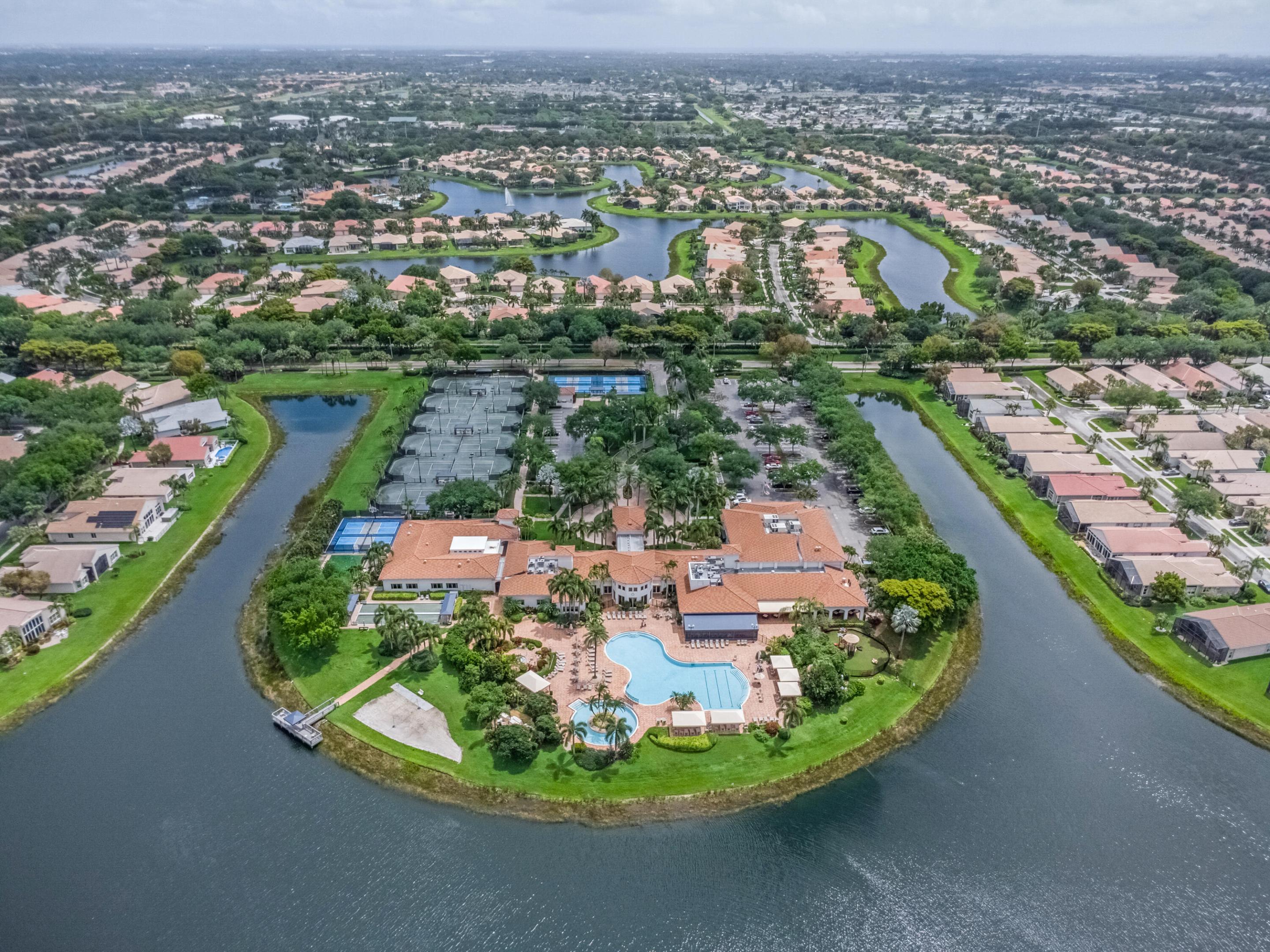 VALENCIA FALLS 6 - Residential