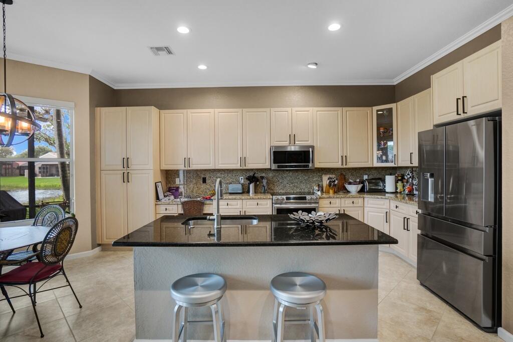 VALENCIA FALLS 6 - Residential