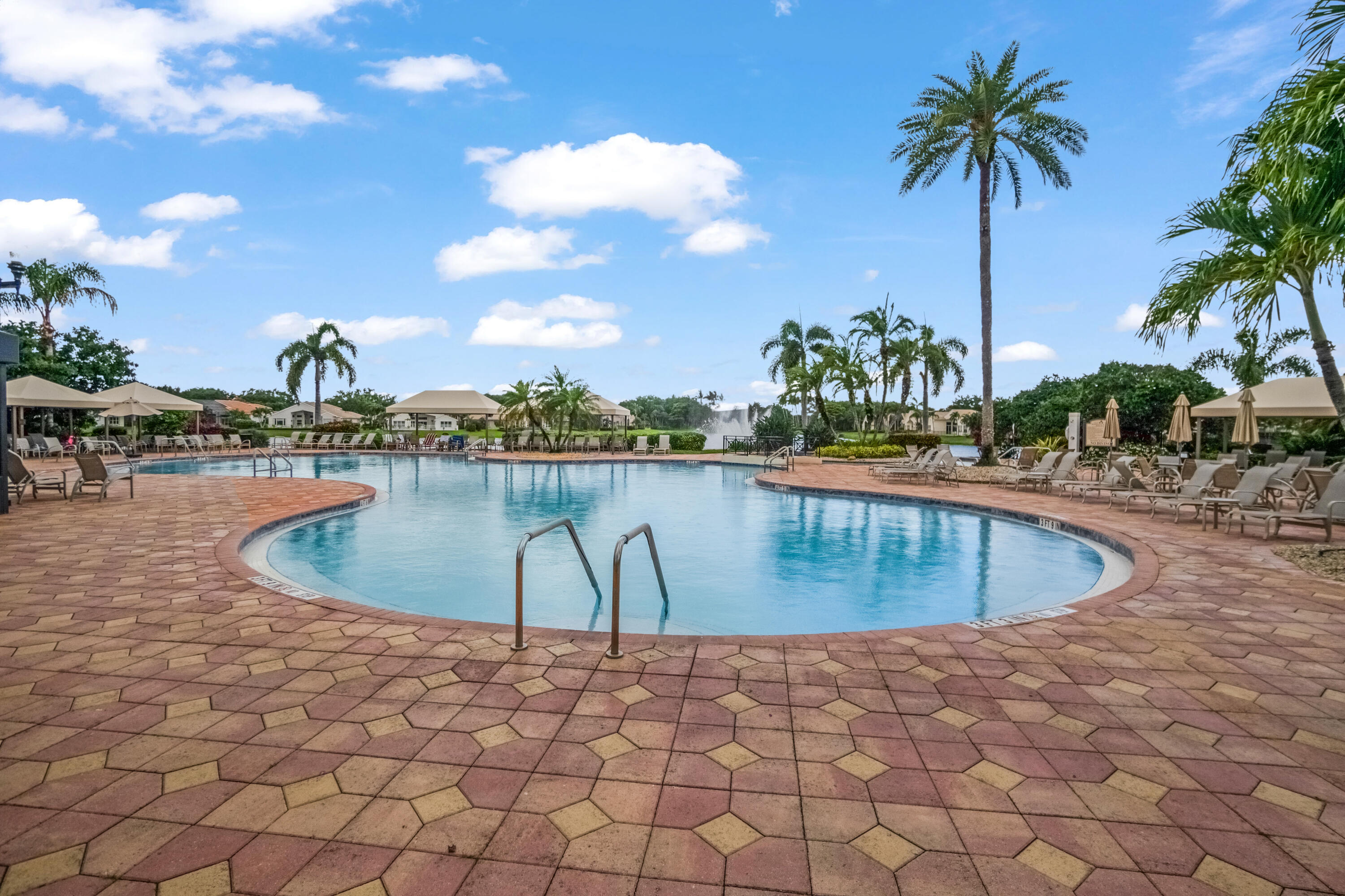 VALENCIA FALLS 6 - Residential