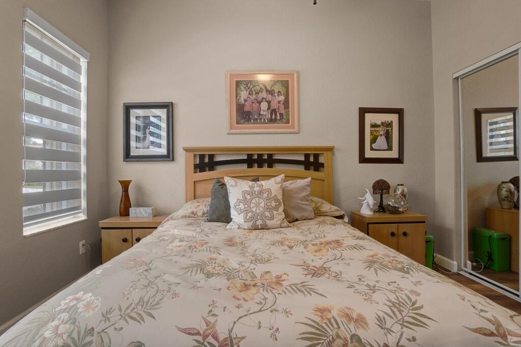 VALENCIA FALLS 6 - Residential