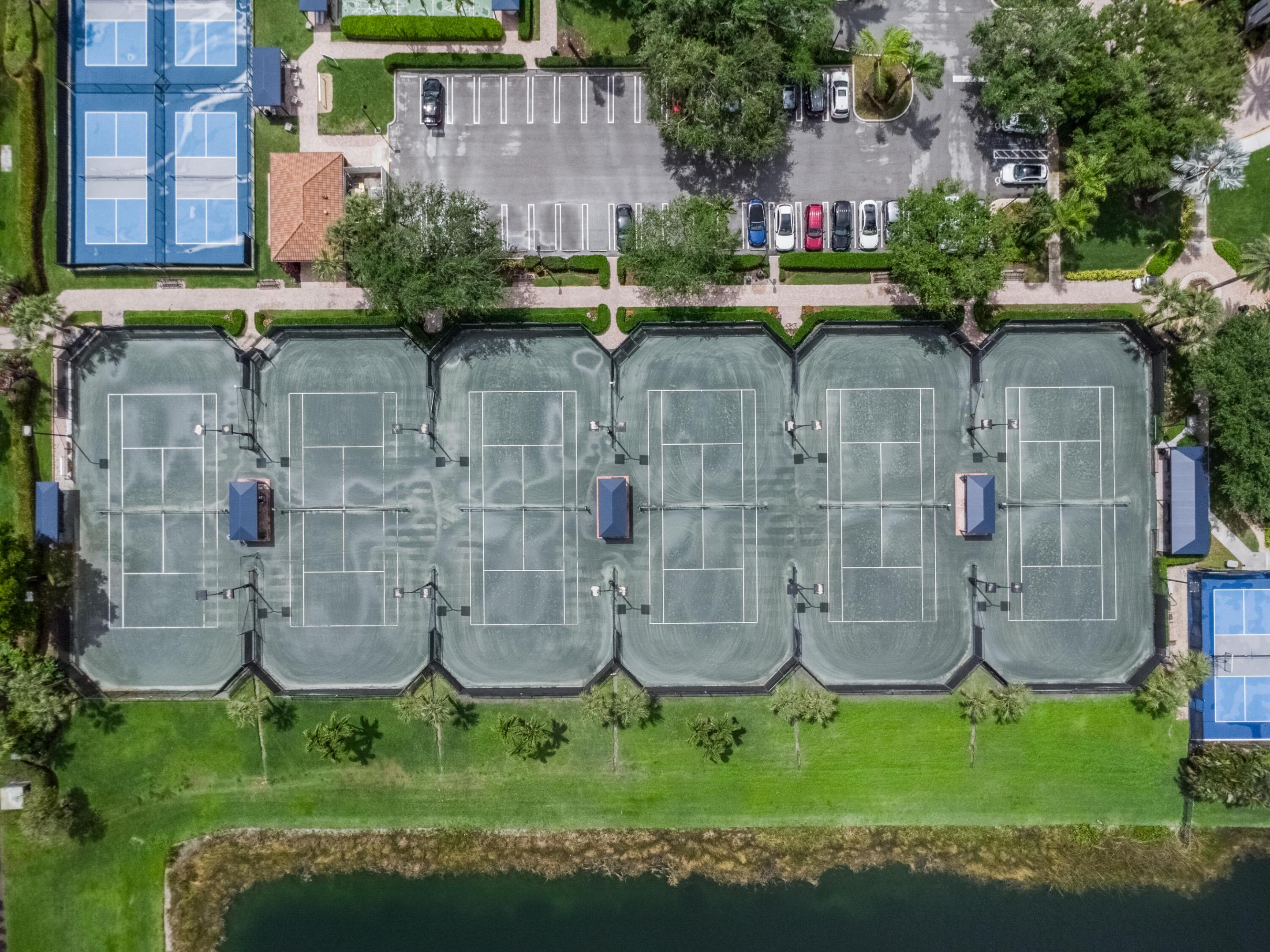 VALENCIA FALLS 6 - Residential