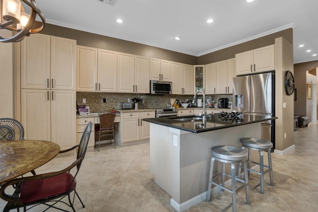 VALENCIA FALLS 6 - Residential