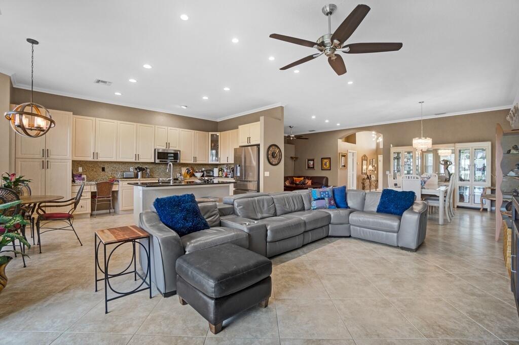 7076 Avila Terrace Way