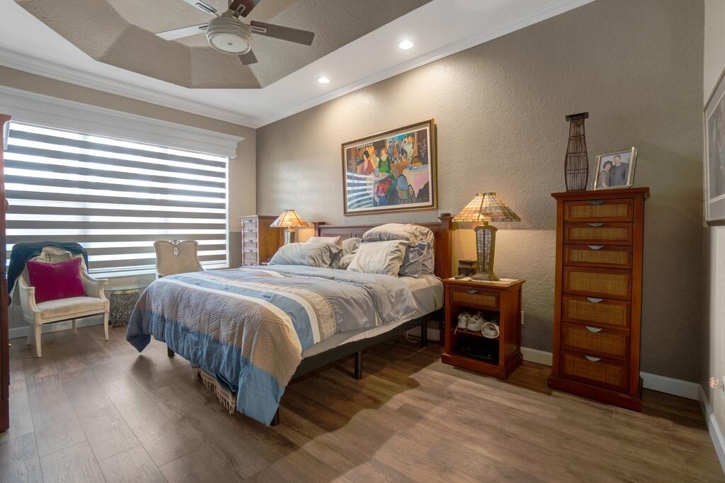 VALENCIA FALLS 6 - Residential