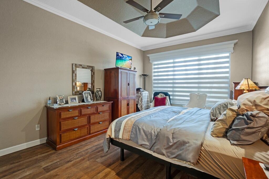 VALENCIA FALLS 6 - Residential