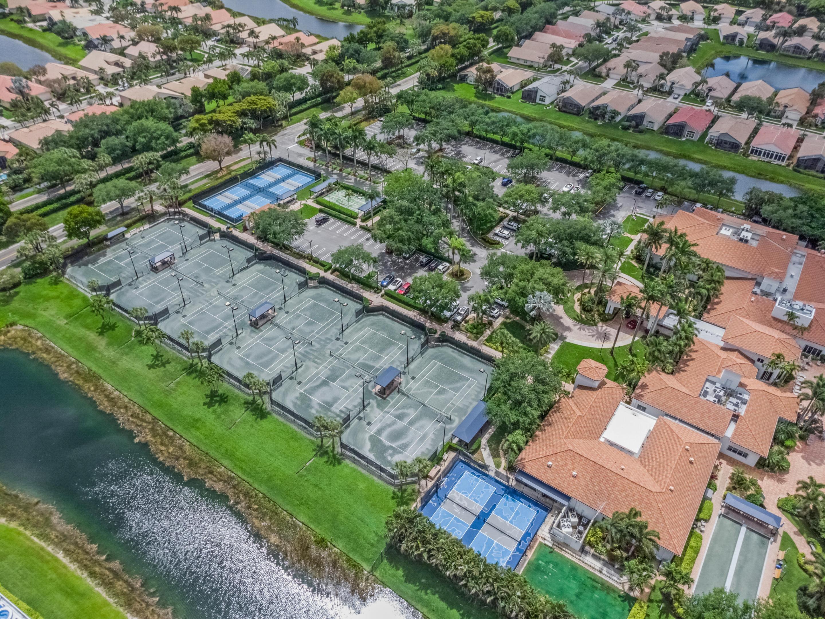 VALENCIA FALLS 6 - Residential