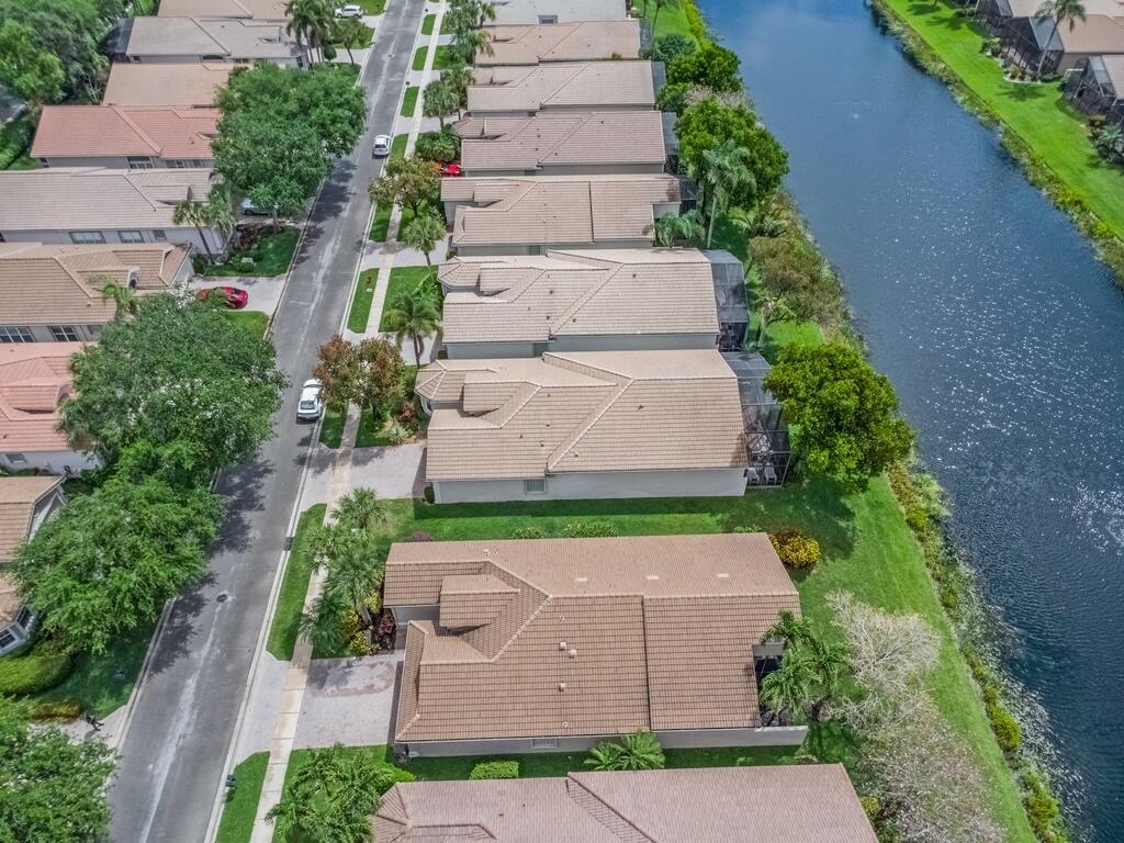 VALENCIA FALLS 6 - Residential