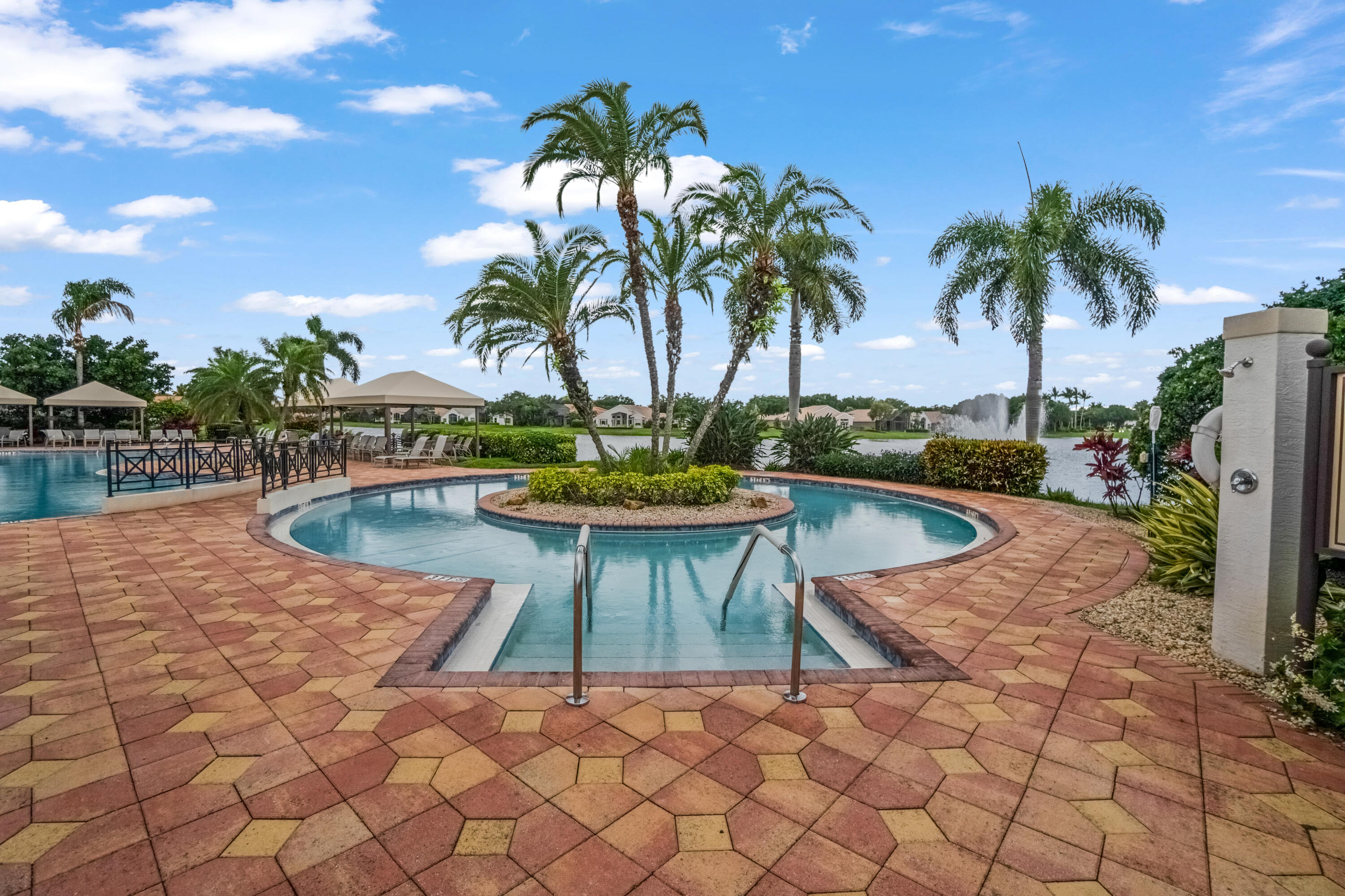 VALENCIA FALLS 6 - Residential