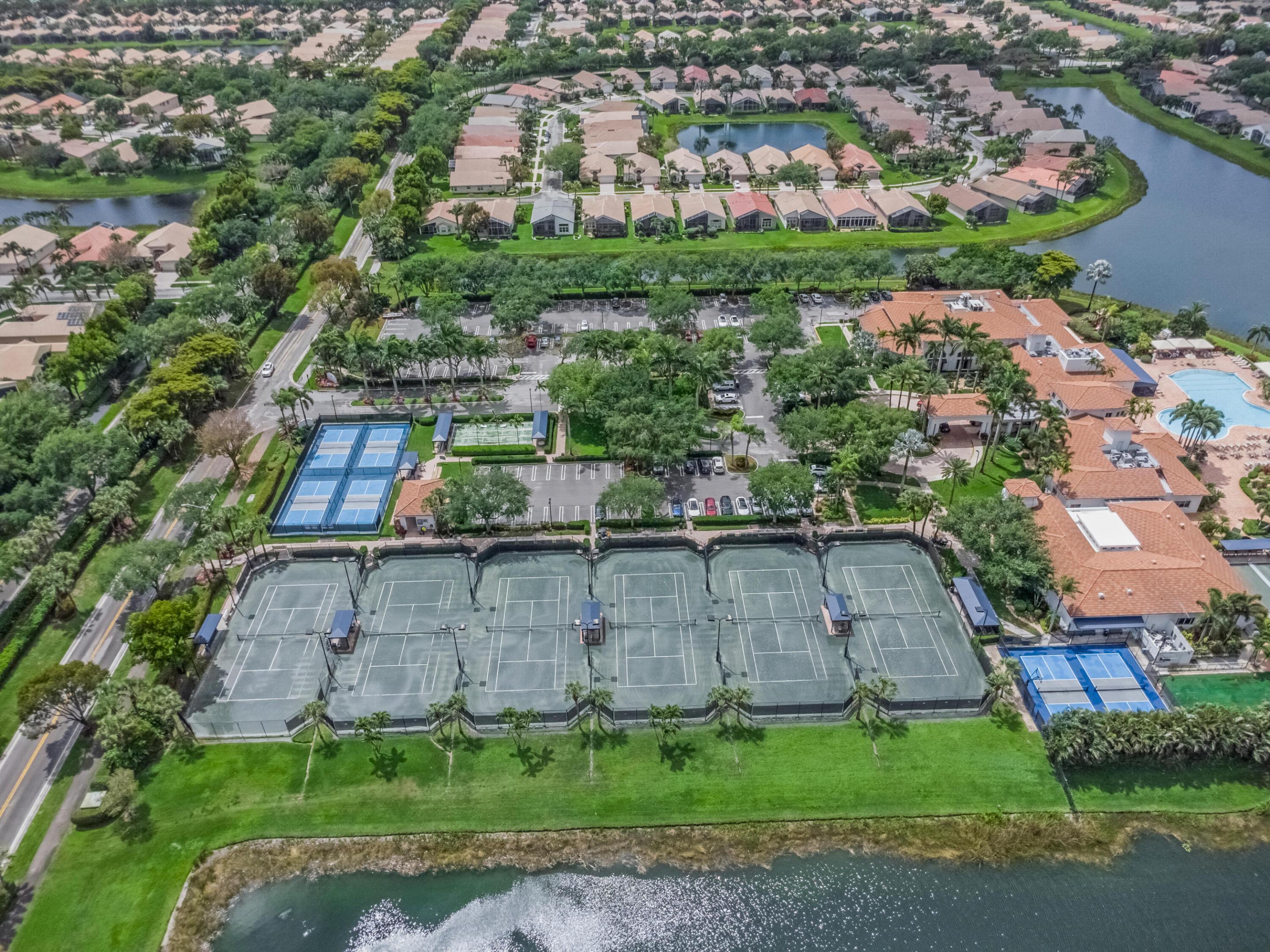 VALENCIA FALLS 6 - Residential