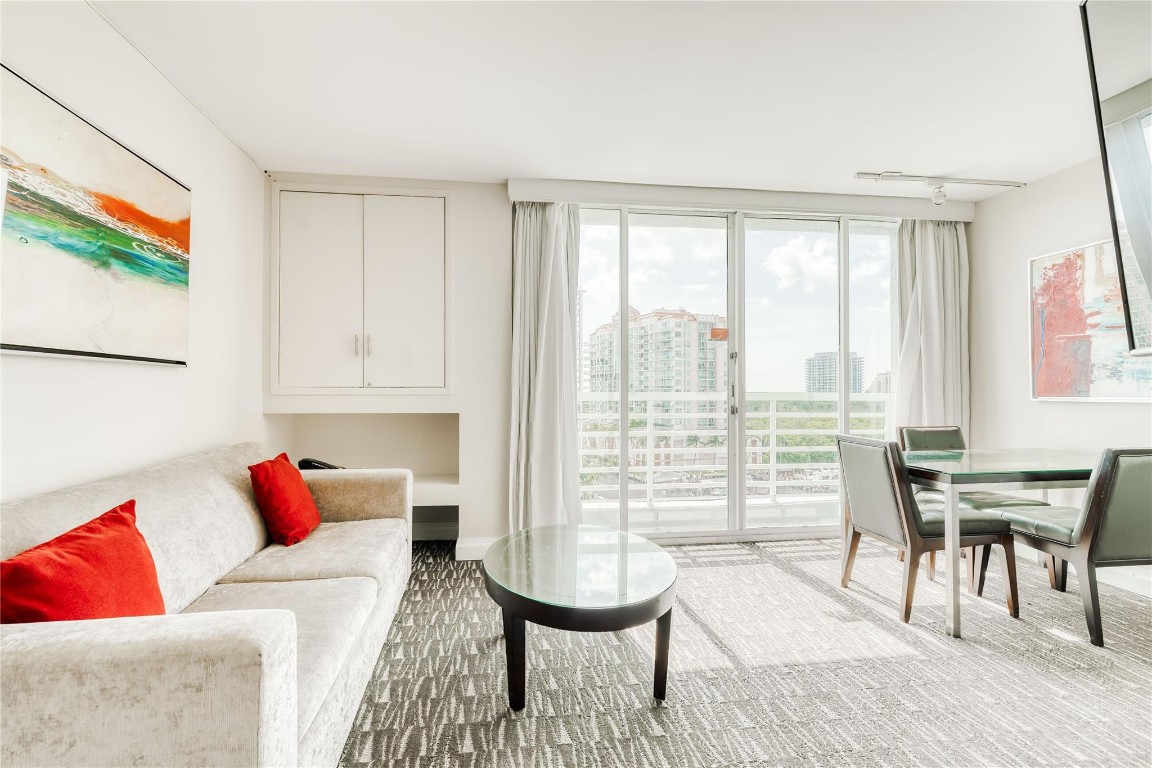 2670 E Sunrise Boulevard 826