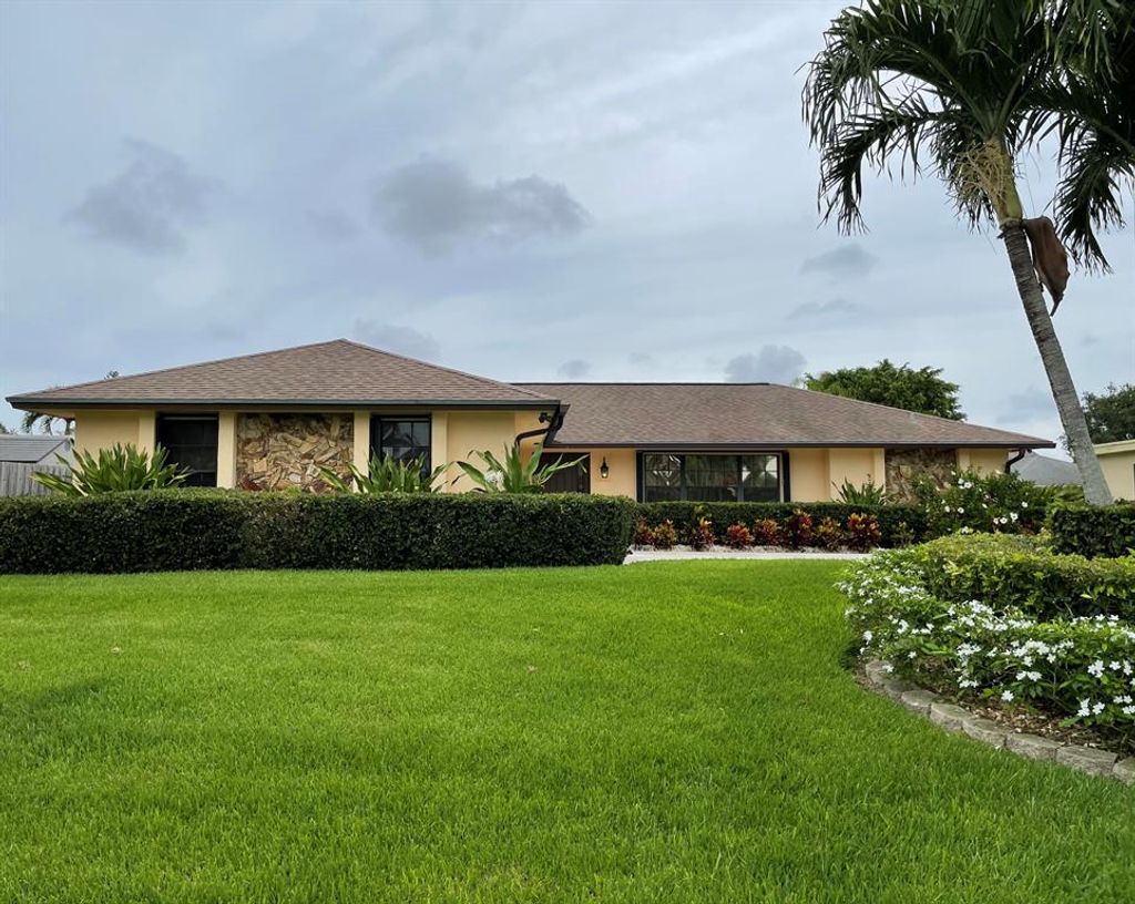 Photo of 11942 Hemlock Street, Palm Beach Gardens, FL 33410 (MLS # R10716509)