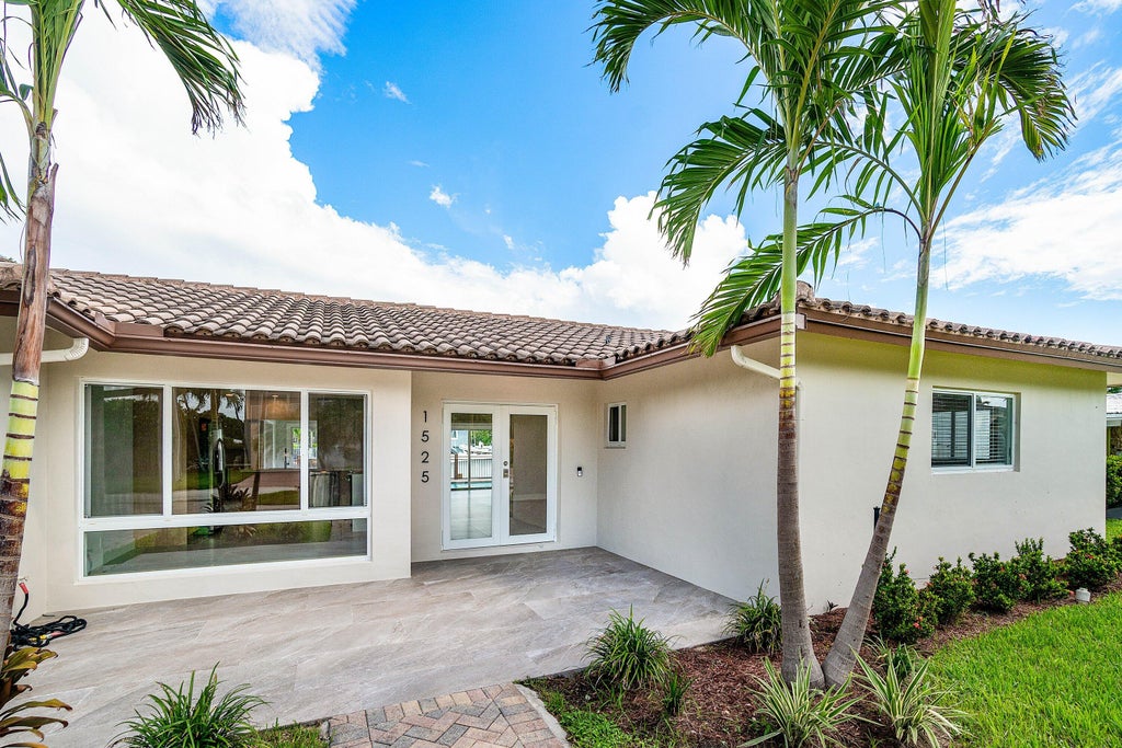 Photo of 1525 SE 6TH Street, Deerfield Beach, FL 33441 (MLS # B26081563)