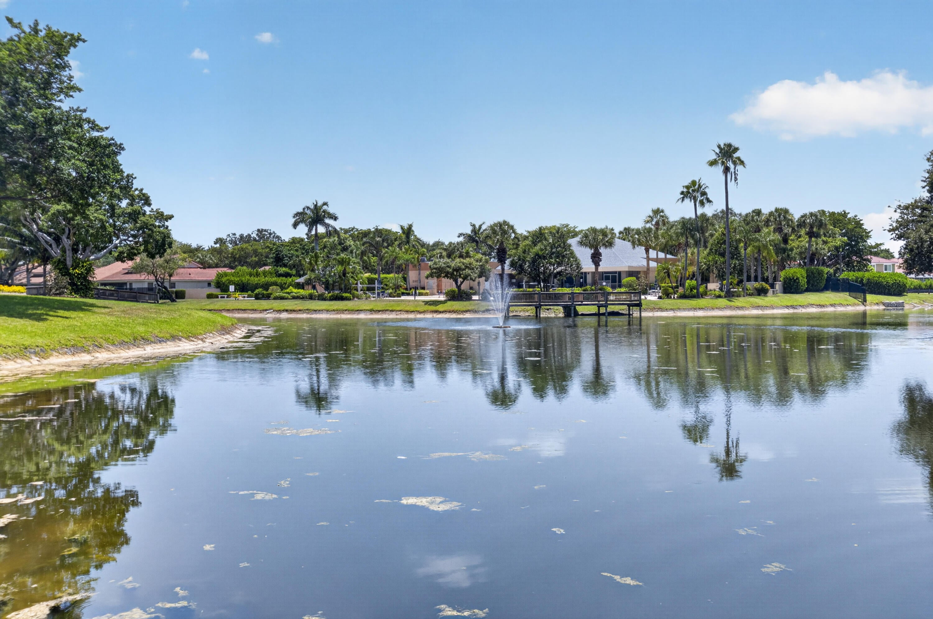 10884 LAKE FRONT Place